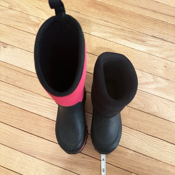 COPY - Kids Pink Muck Boots - Picture 5 of 6